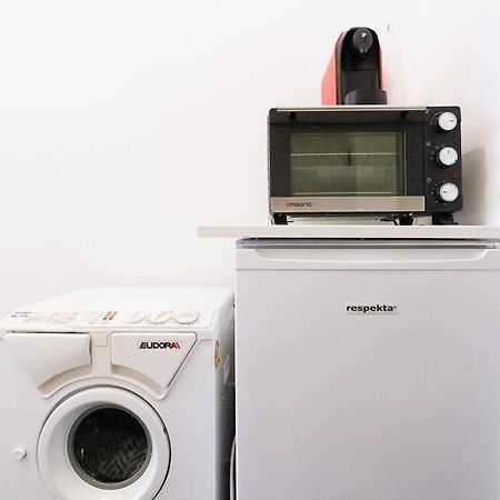 Urban Capsule Apartment - Near Mariahilfer Strasse Wenen Buitenkant foto