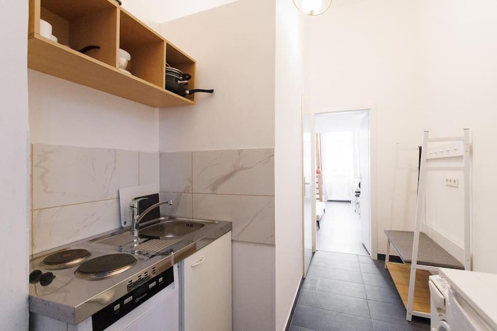 Urban Capsule Apartment - Near Mariahilfer Strasse Wenen Buitenkant foto